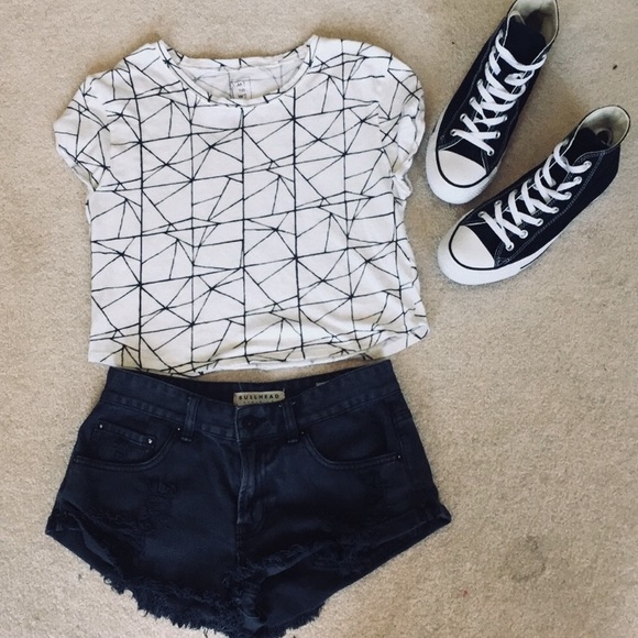 GONE SUNDAY Me to We Geo Print Crop Top - Picture 1 of 4